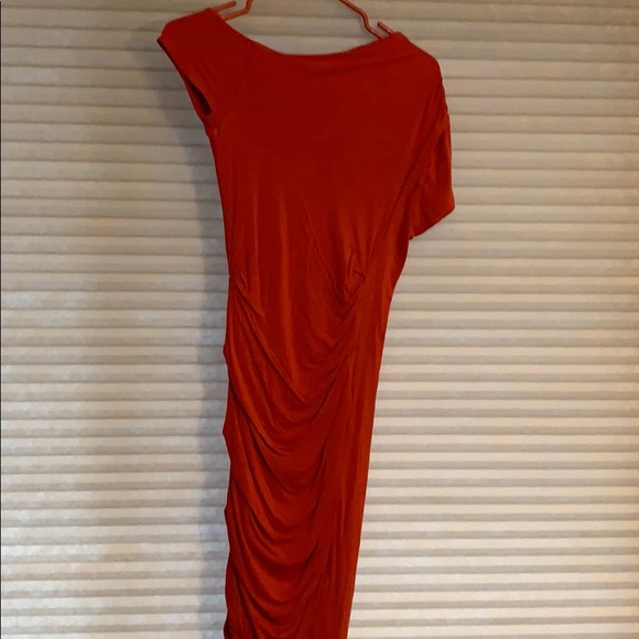 Ruched orange form fitted dress from Bebe - Picture 2 of 3